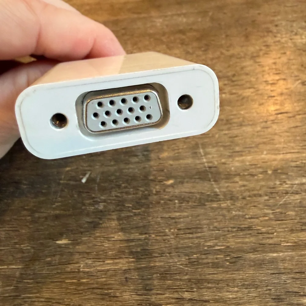 Genuine Apple Thunderbolt/Mini DisplayPort to VGA Adapter